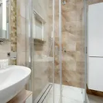 Beautiful With A Spacious Balcony In By Renters