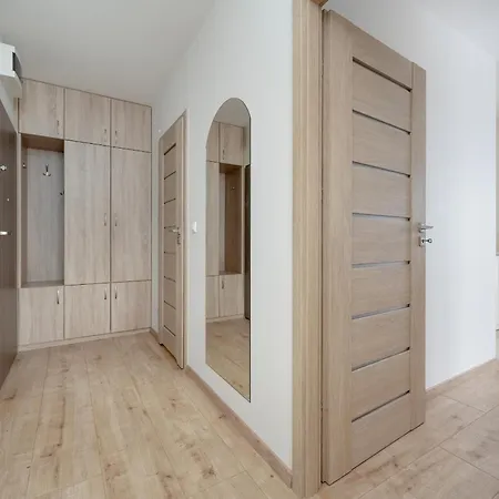 Апартаменты Beautiful With A Spacious Balcony In By Renters Вроцлав