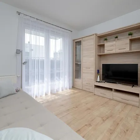 Beautiful With A Spacious Balcony In By Renters Lägenhet Wrocław
