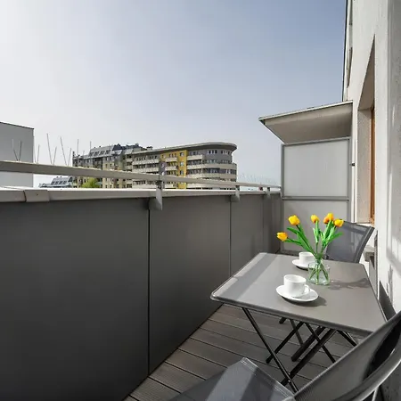 Апартаменты Beautiful With A Spacious Balcony In By Renters Вроцлав
