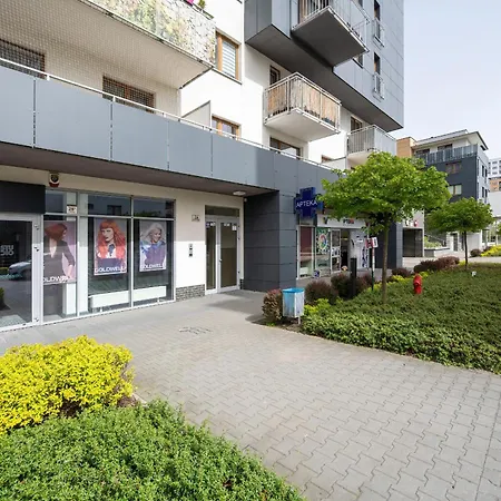Beautiful With A Spacious Balcony In By Renters Apartmán